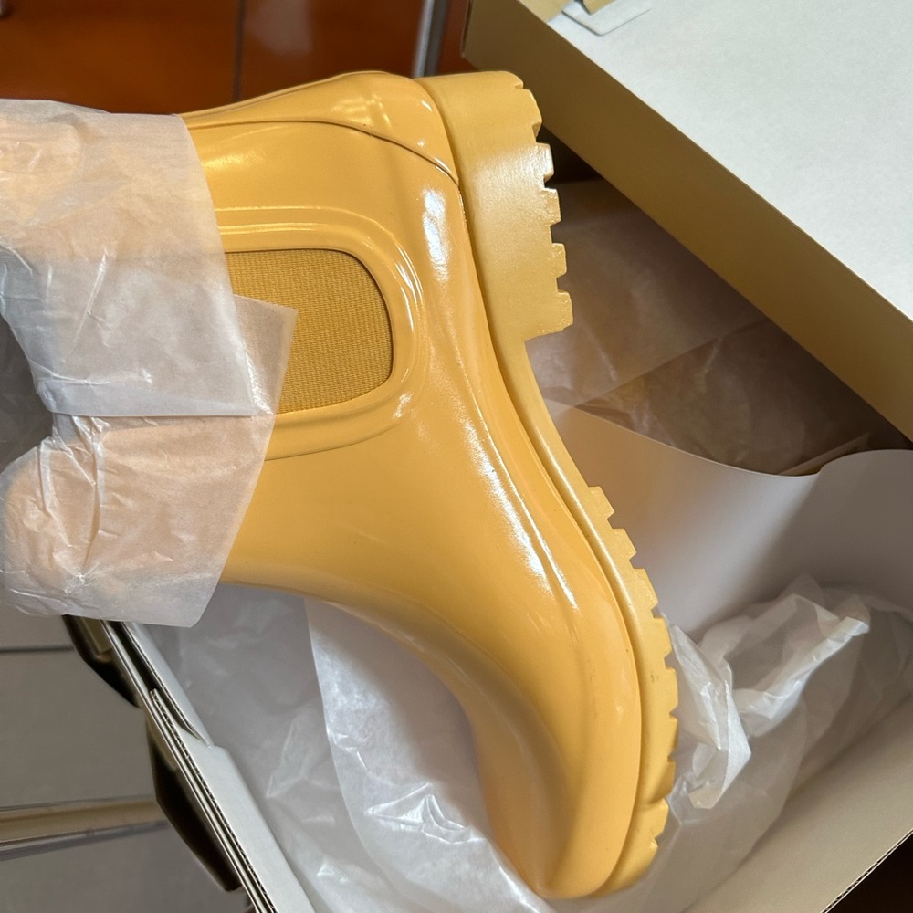 Michael Kors boots - Picture 6 of 6